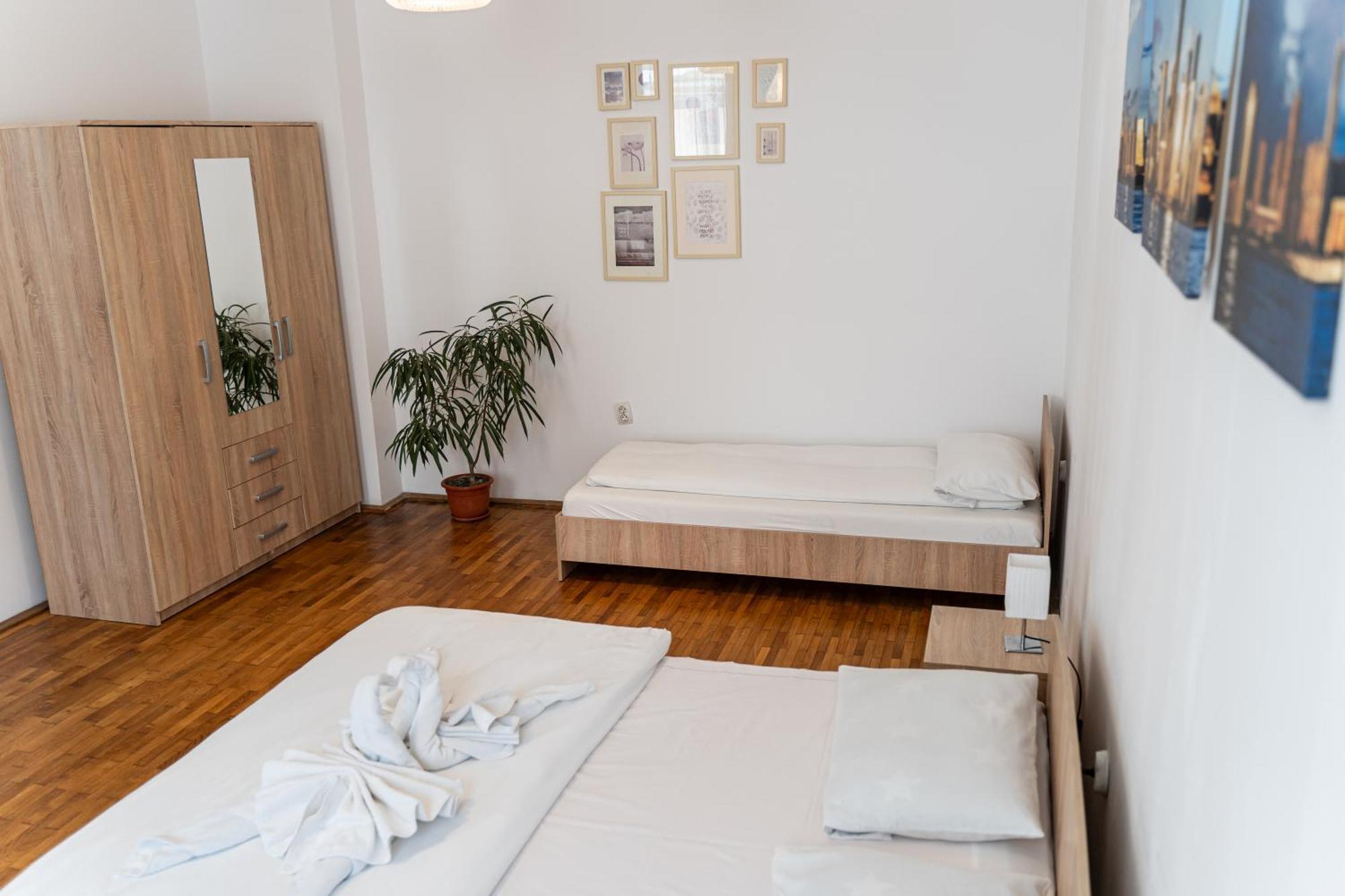 Fabini Apartments Medias Exterior photo